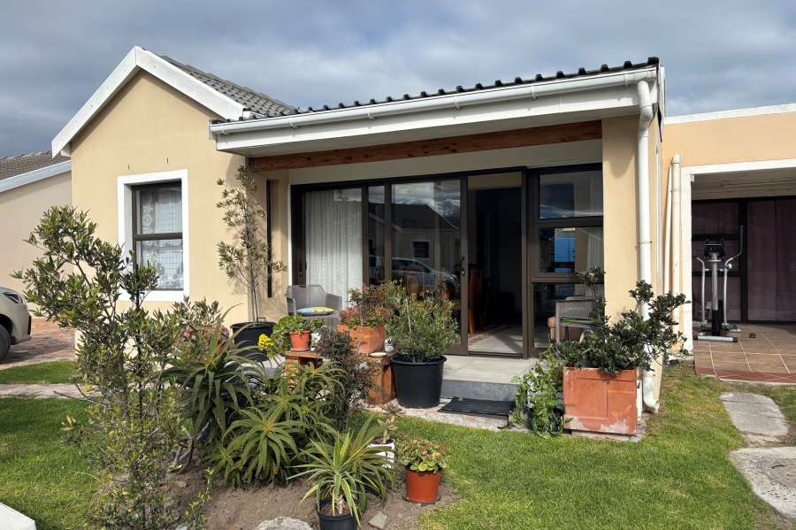2 Bedroom Property for Sale in Guldenland Western Cape